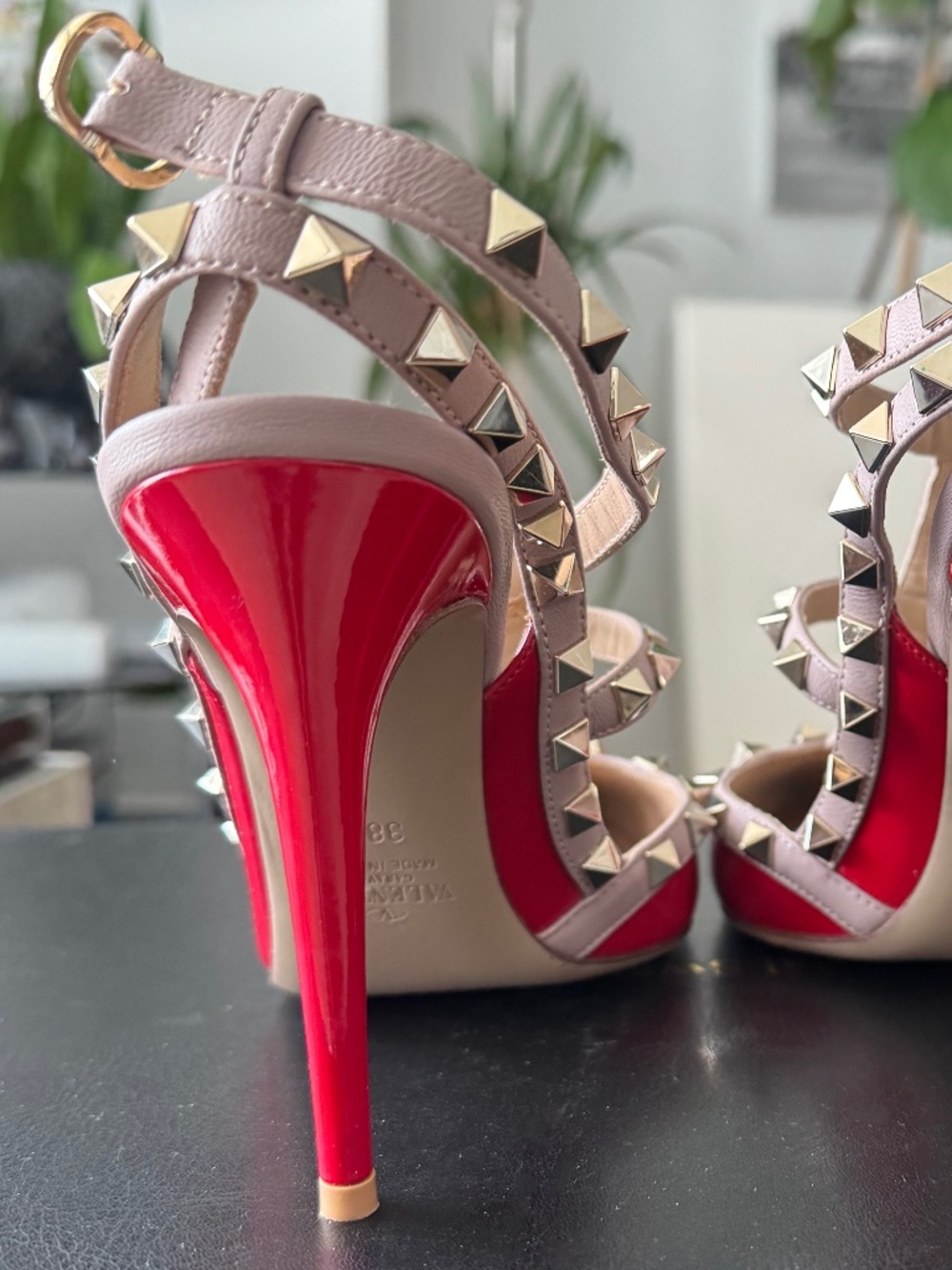 VALENTINO RED PUMPS - Picture 2 of 5